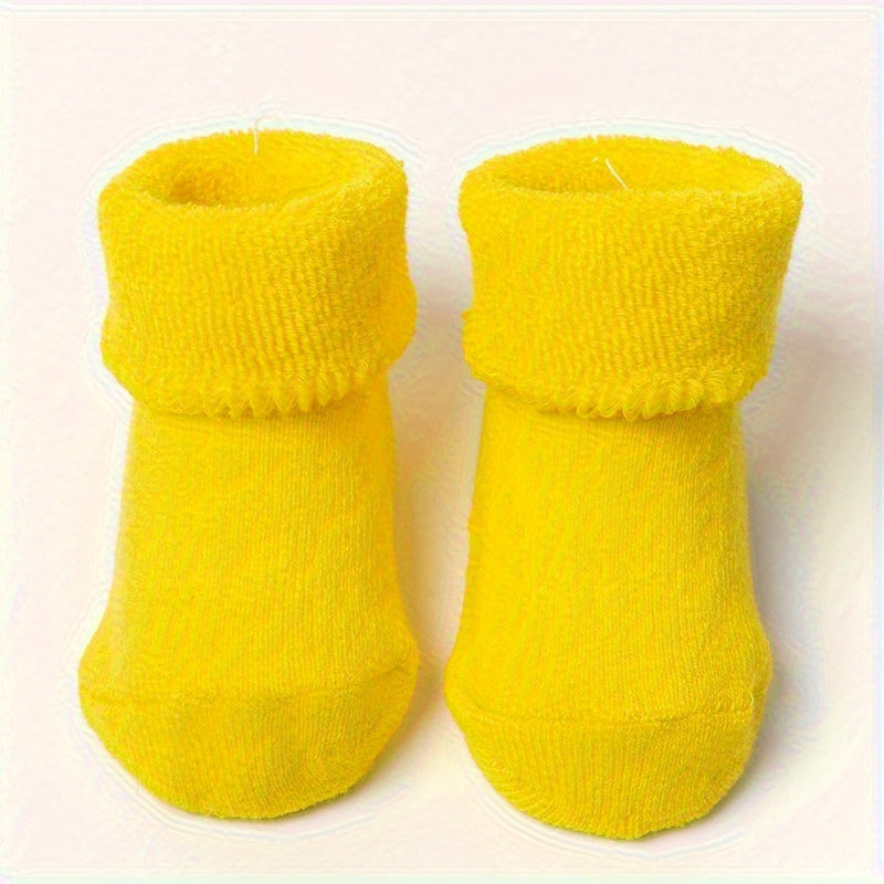 A Pair Of Baby Girl's Solid Thickened Thermal Floor Socks With Good Grip, Comfy Breathable Casual Socks, Winter & Autumn