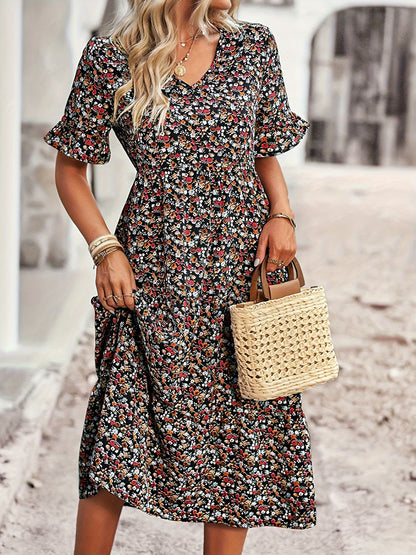 Plus Size Charming Ditsy Print Smock Dress - Flattering V Neck, Short Sleeves, Flowy Midi Length - Fashionable Casual Style for Women