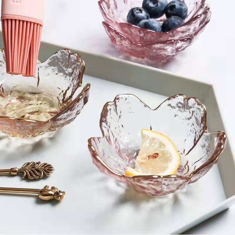 Japanese glass Phnom Penh cherry blossom small plate dipping plate jewelry box tea plate seasoning plate sauce oil plate tableware wholesale