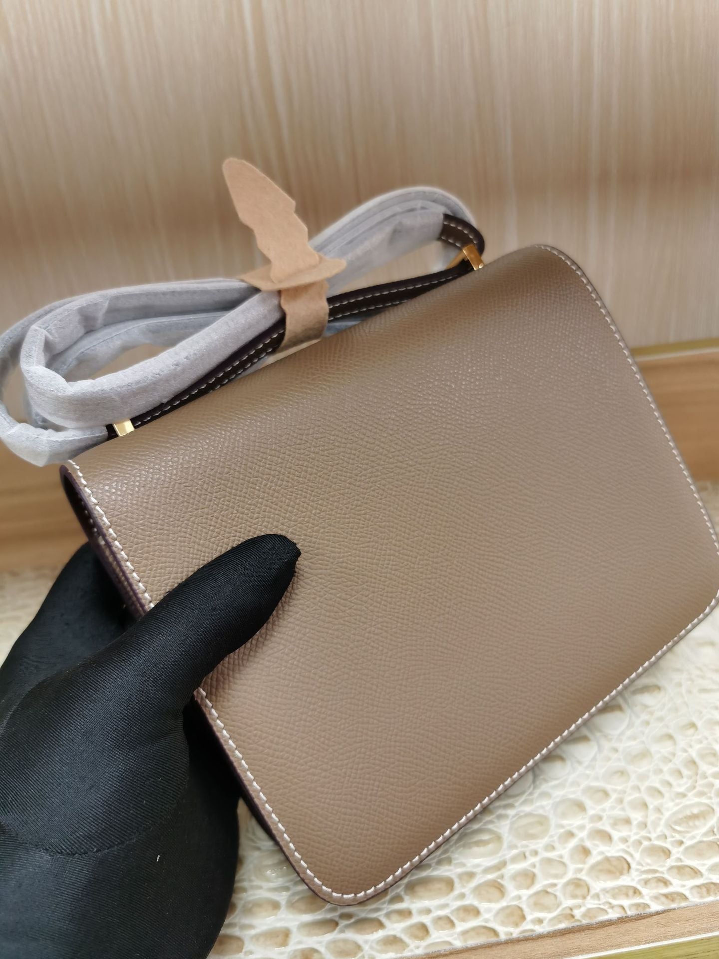 SEALBEER Gift box, leather palm pattern H buckle Kangkang bag, cowhide small square bag, fashionable versatile single shoulder messenger flight attendant bag