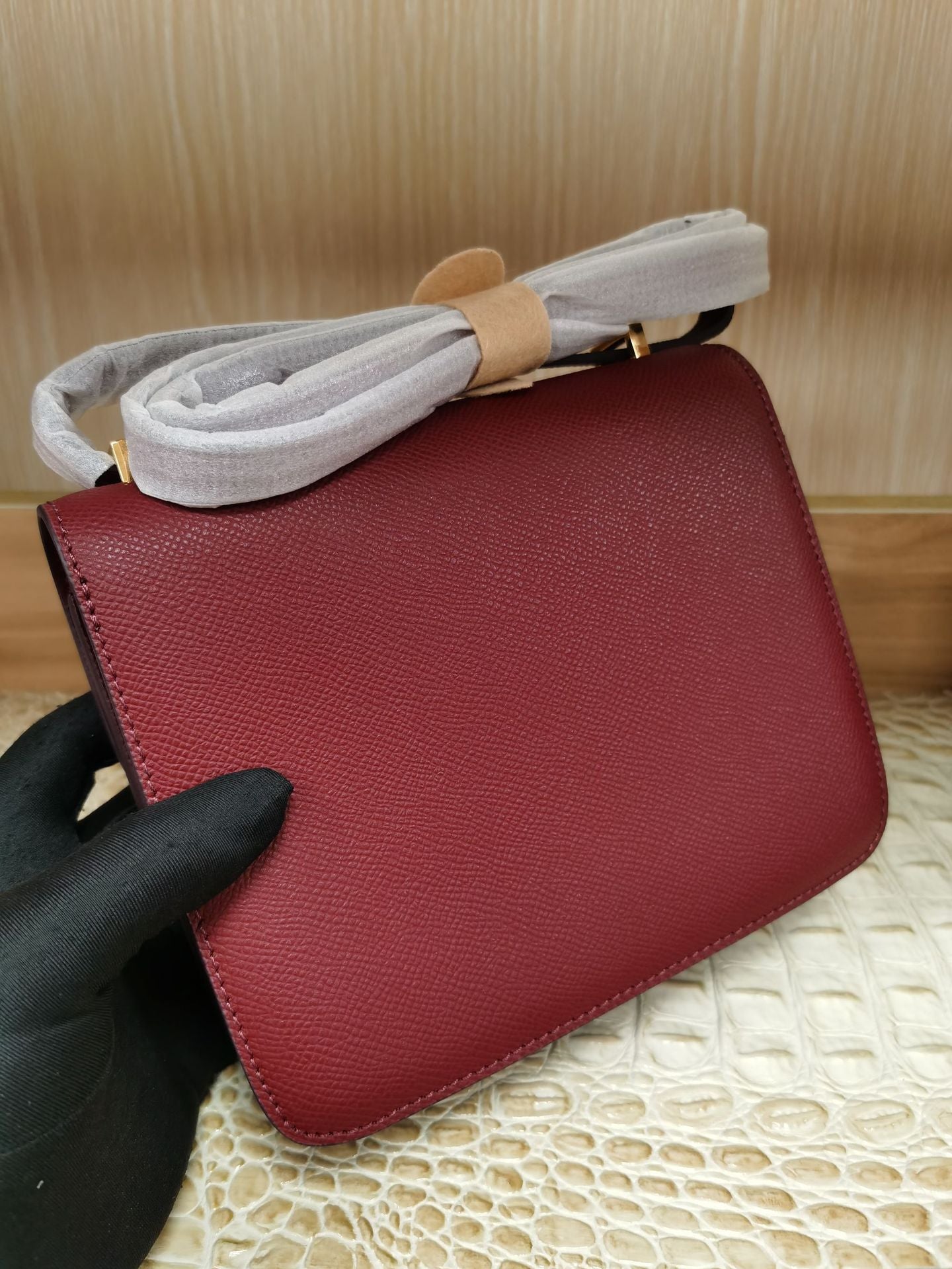 SEALBEER Gift box, leather palm pattern H buckle Kangkang bag, cowhide small square bag, fashionable versatile single shoulder messenger flight attendant bag