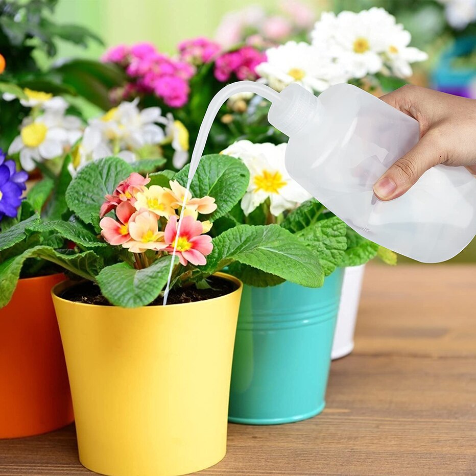 500ML Watering Can Succulent Watering Bottle Plant Flower Squeeze Bottle with Scale Label Plastic Bend Mouth Safety Wash Bottle