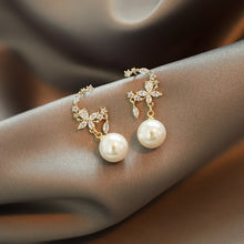 Load image into Gallery viewer, New Arrival Crystal Trendy Women Dangle Earrings Simple Fashion Elegant Pearl Earring Female Rhinestone Temperament Jewelry