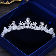Load image into Gallery viewer, Diverse Silver Gold Color Crystal Crowns Bride tiara Fashion Queen For Wedding Crown Headpiece Wedding Hair Jewelry Accessories