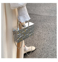 Load image into Gallery viewer, sealbeer A&amp;A Metallic Clutch Bag