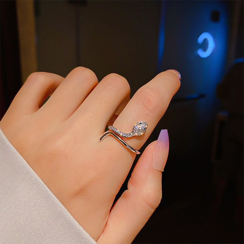 Vintage Punk Snake Shape Ring for Men Women Korean Elegant Opening Adjustable Crystal Rings Weddings Party Jewelry