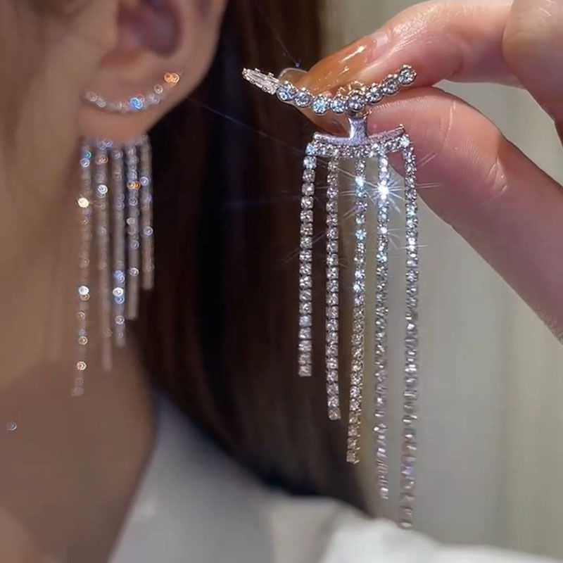 2022 New Rhinestone Long Tassel Earrings Ladies Fashion Pendant Earrings Exquisite Crystal Wedding Engagement Jewelry