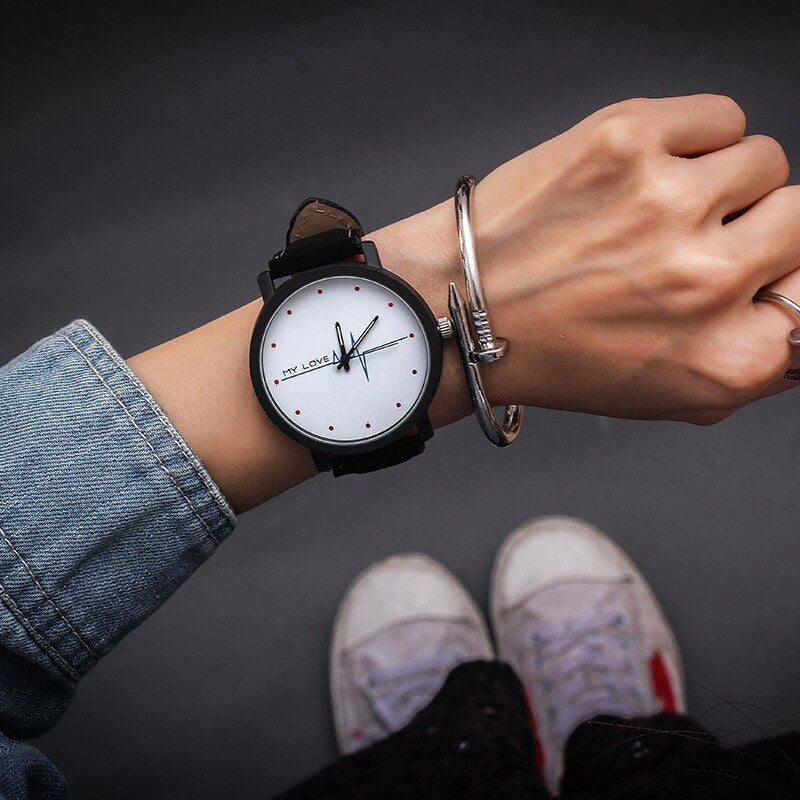 2022 Personality Romantic Big Dial Watch Leather Band Watch Fashion Cute Quartz  Wristwatch Women Men Clock