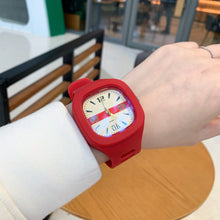 Load image into Gallery viewer, 2022 New Fashion Simple Women Watches Student Watch Silicone Strap Quartz Wrist Watch For Girl Female Relogio Feminino Zegarki