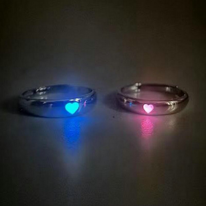 Fashion Luminous Heart Ring Love Heart Retro Stainless Steel Fluorescent Rings for Men Plus Couple Rings Luxury Jewelry Gift