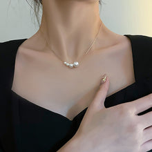 Load image into Gallery viewer, New Fashion Four Pearl Choker Necklaces Girl Summer Luxury Baroque Pearl Pendant Clavicle Chain For Women Jewelry Gift
