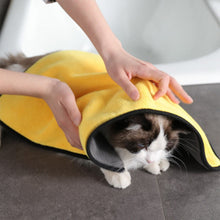 Load image into Gallery viewer, Pet dog cat bath towel soft coral fleece absorbent towel quick-drying bath towel convenient cleaning wipes pet supplies dropship